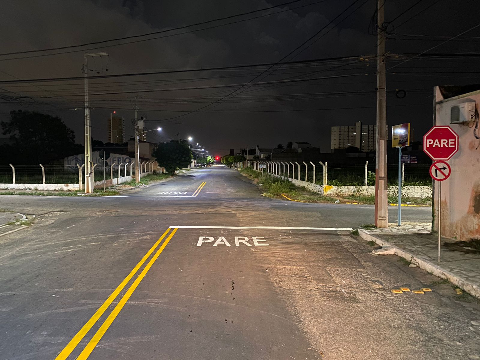 Secretaria reforça segurança viária com nova sinalização no bairro Doze Anos