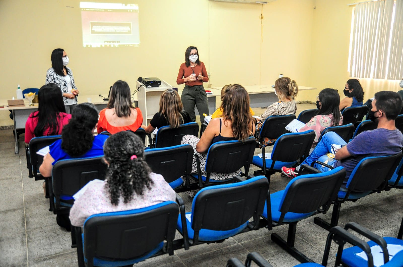 Secretaria de Educação alinha documento curricular à BNCC