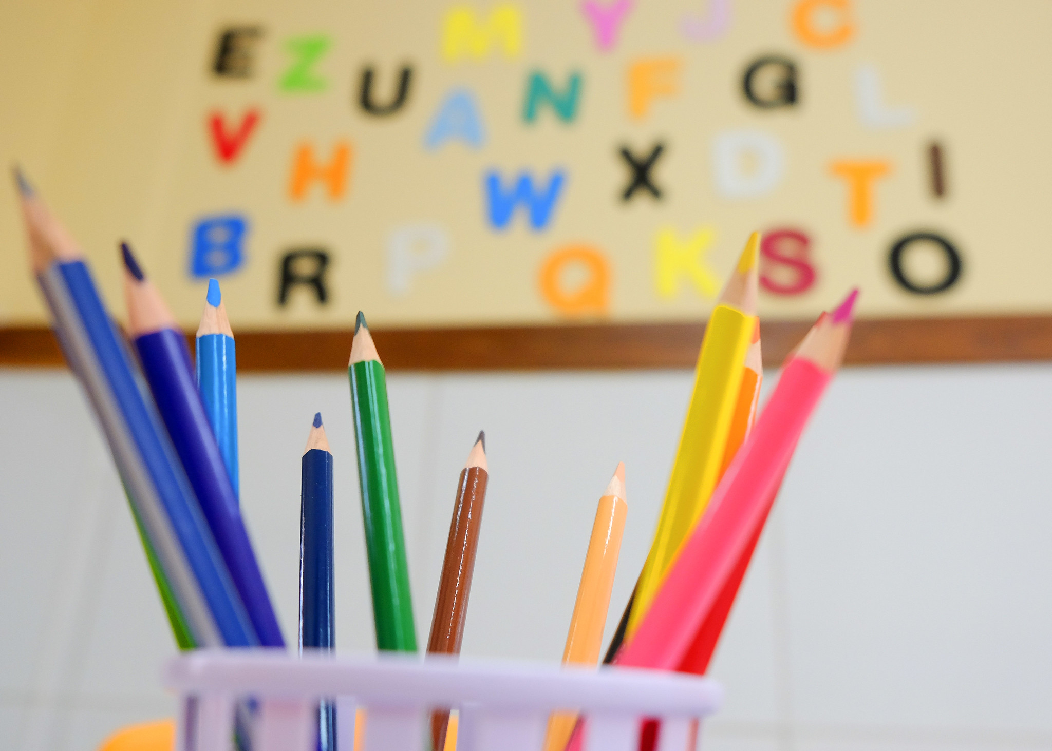 Secretaria de Educação publica edital com vagas para estagiários de Letras Libras