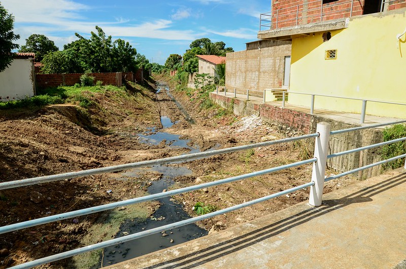 Prefeitura conclui limpeza do canal do bairro Redenção