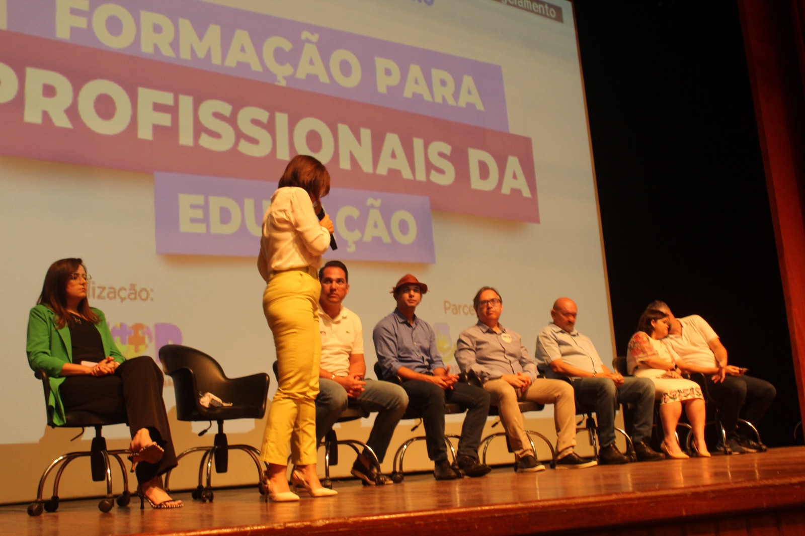 Prefeitura de Mossoró e a AMOR realizam formação para  profissionais da educação