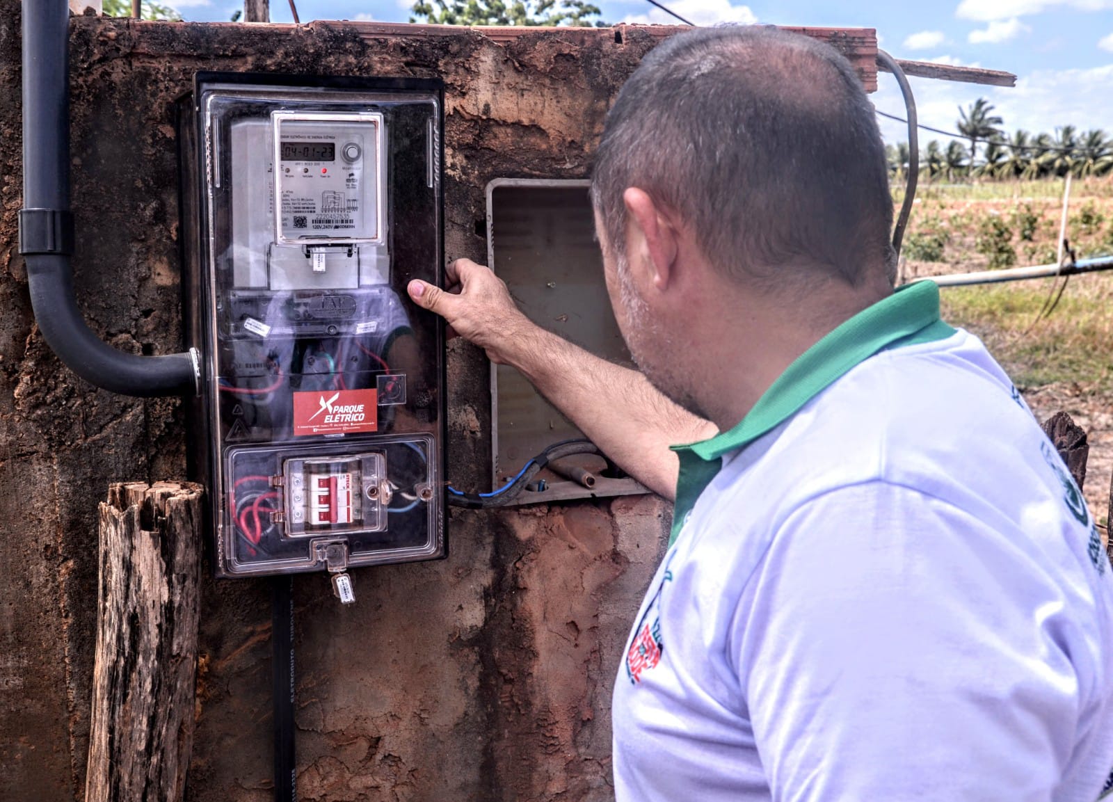 Secretaria Municipal de Agricultura orienta produtores na solicitação da “Tarifa Verde”