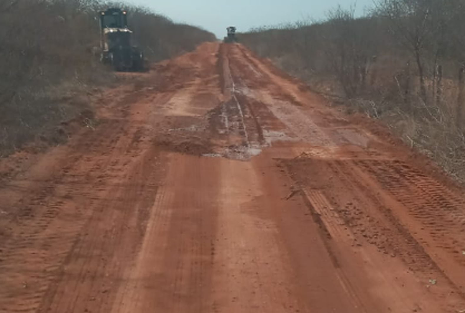 Secretaria de Agricultura realiza serviço de terraplenagem na zona rural de Mossoró