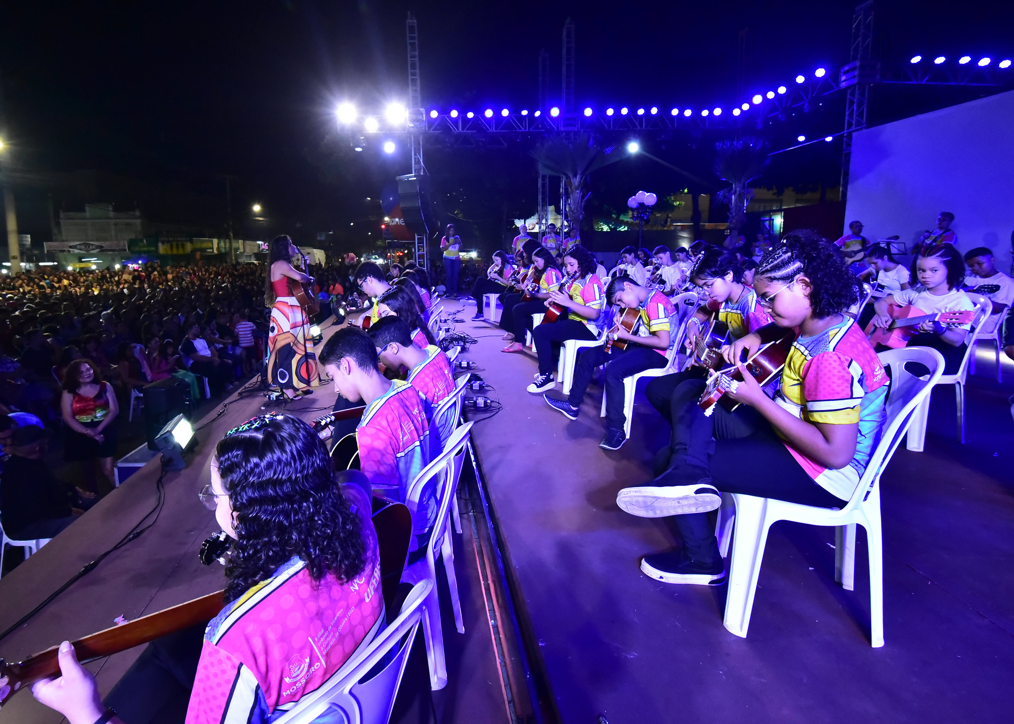 Encontro de violonistas infantojuvenil encanta o público no palco do “Chuva de Bala”