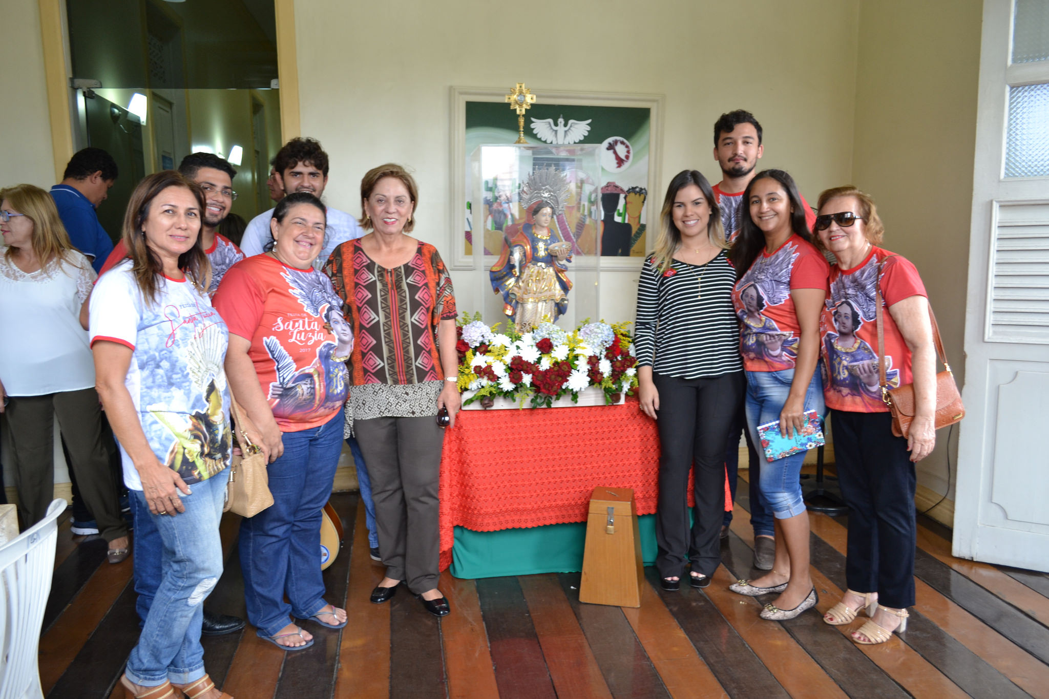 Prefeitura de Mossoró recebe imagem peregrina de Santa Luzia