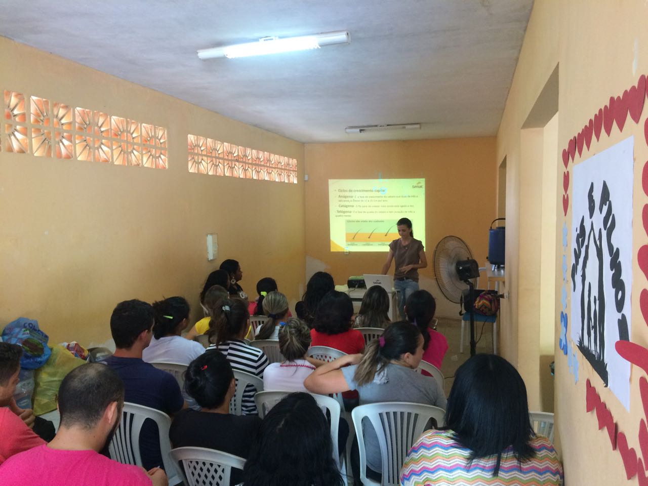 Desenvolvimento Social inicia capacitação com curso de corte e cabelo no CRAS do Sumaré