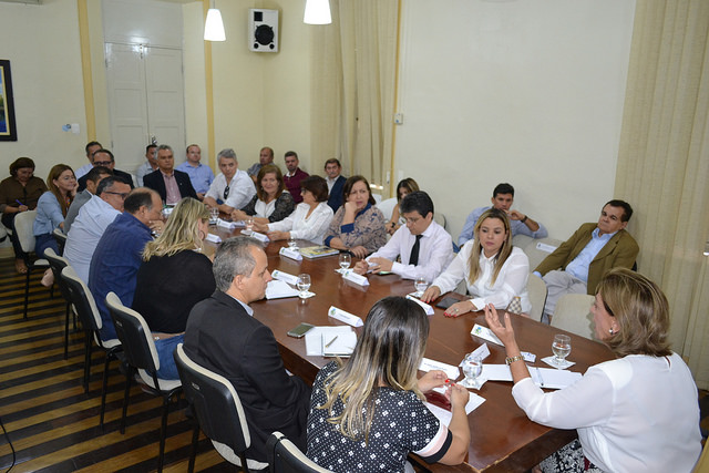 Prefeita reúne secretariado para balanço do primeiro ano de gestão