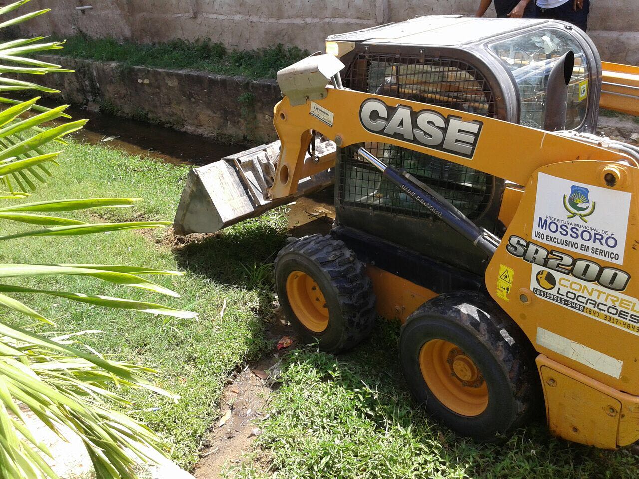 Prefeitura de Mossoró intensifica limpeza de canais em preparação para o período chuvoso