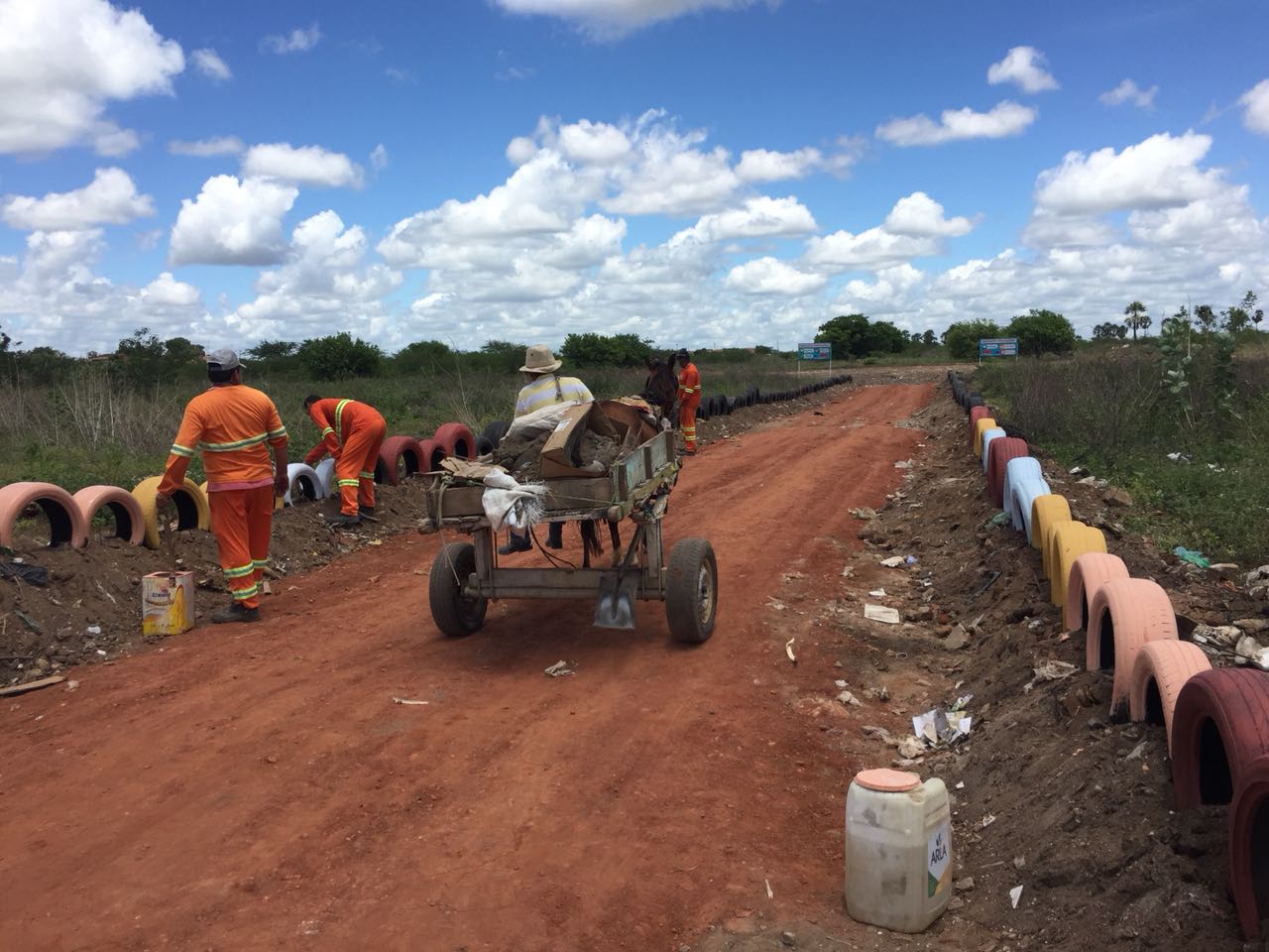 Prefeitura realiza mutirão de limpeza e cria ponto de descarte para carroceiros no Belo Horizonte