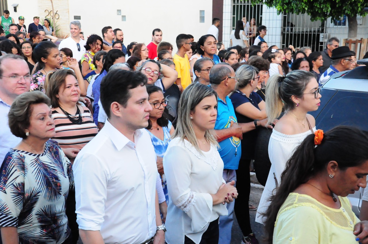 Vice-prefeita Nayara Gadêlha participa da procissão de São José