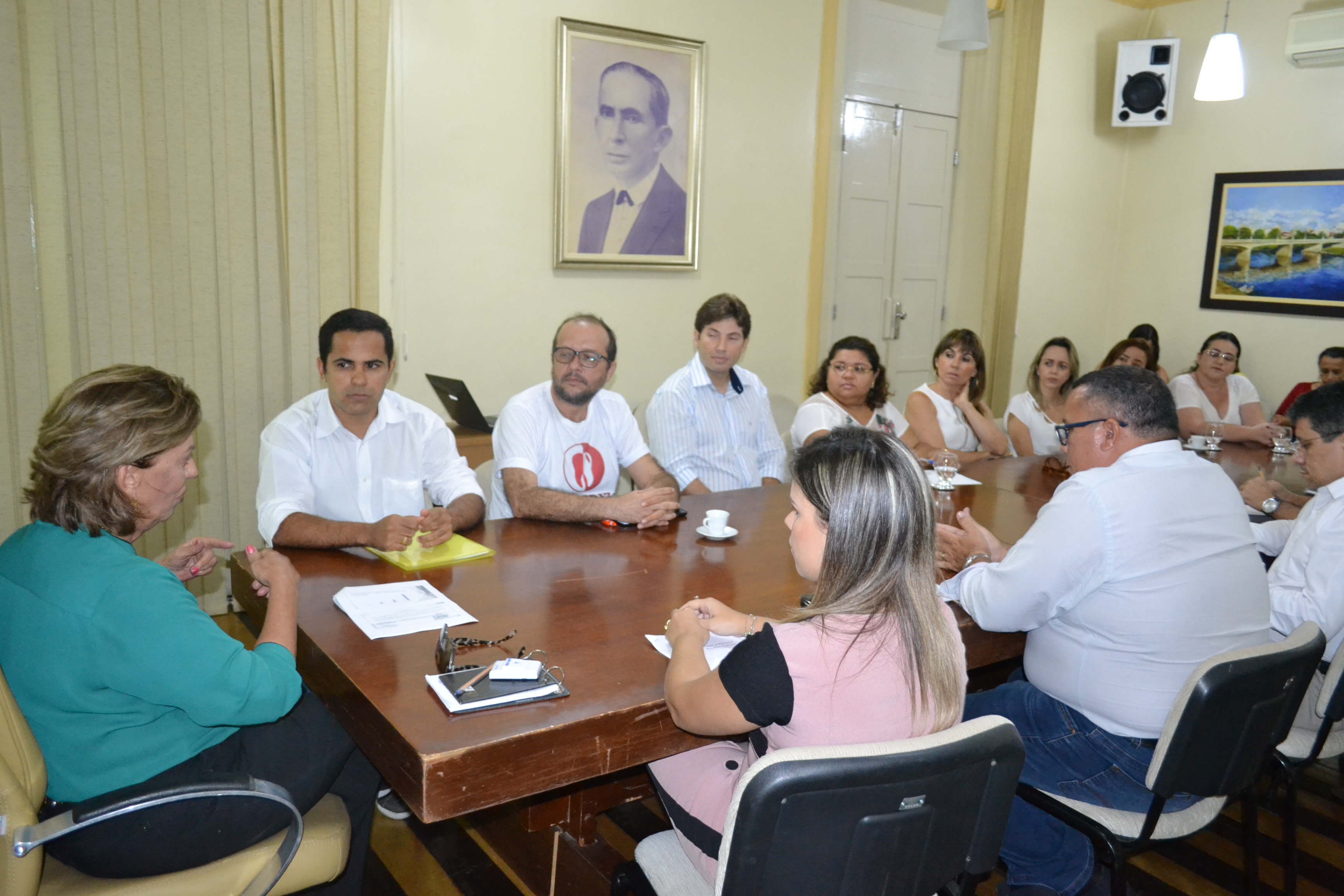 Prefeita recebe dentistas e dialoga sobre pautas da categoria