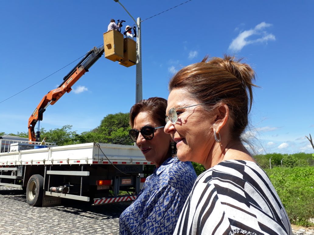 Prefeitura investe em iluminação pública para beneficiar conjuntos Geraldo Melo e Odete Rosado