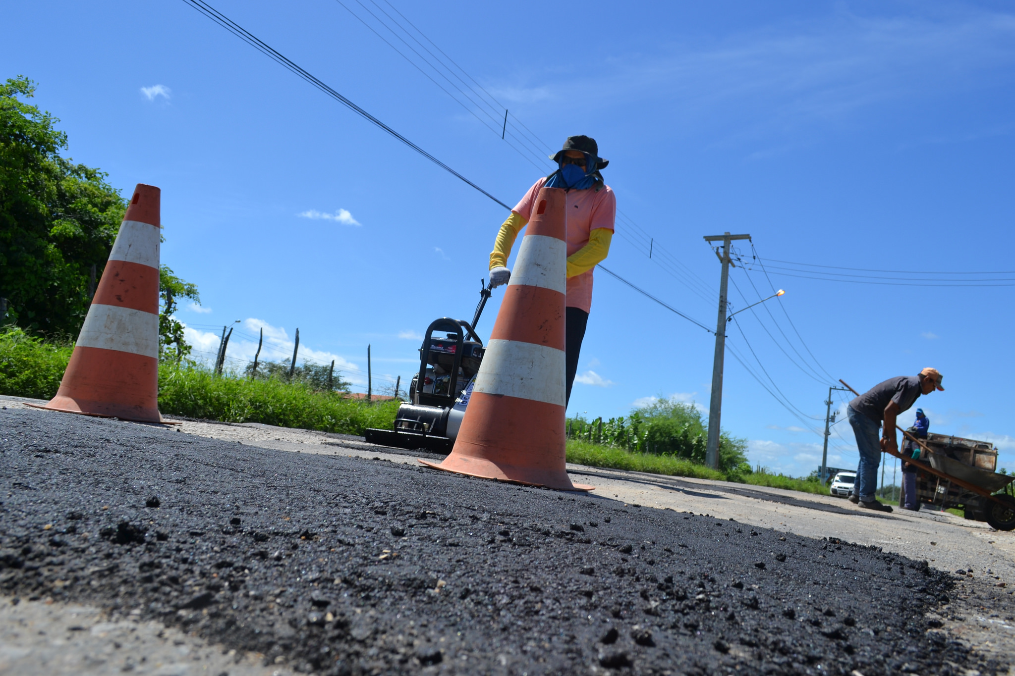 Prefeitura aguarda liberação de transporte retido em greve dos caminhoneiros para tapa-buraco