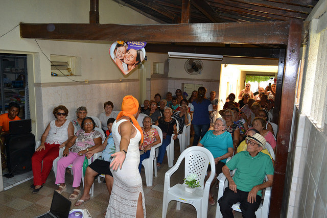 Centro Geriátrico realiza programação alusiva ao Dia das Mães