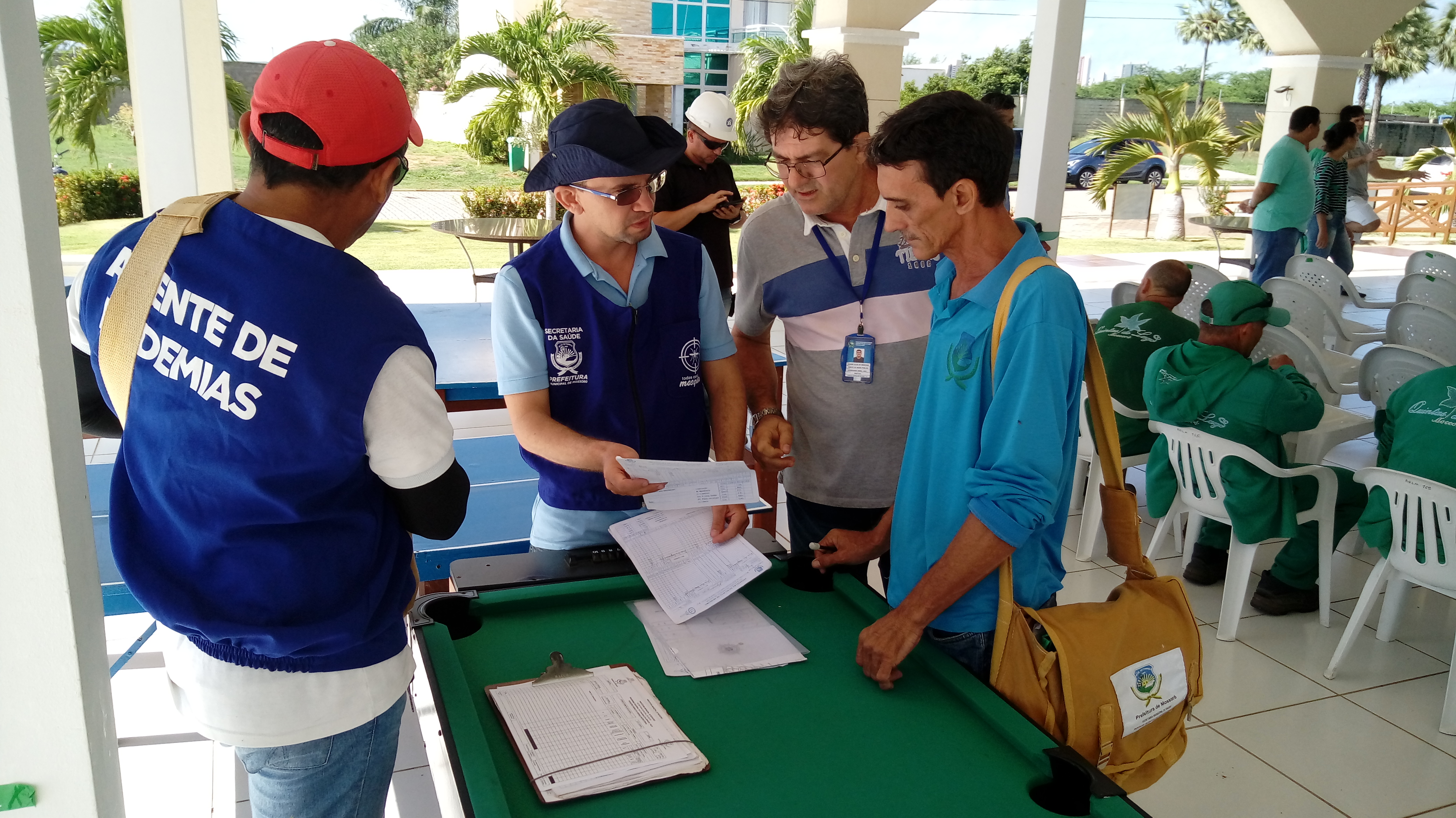 Agentes de endemias iniciam série de visitas a condomínios residenciais