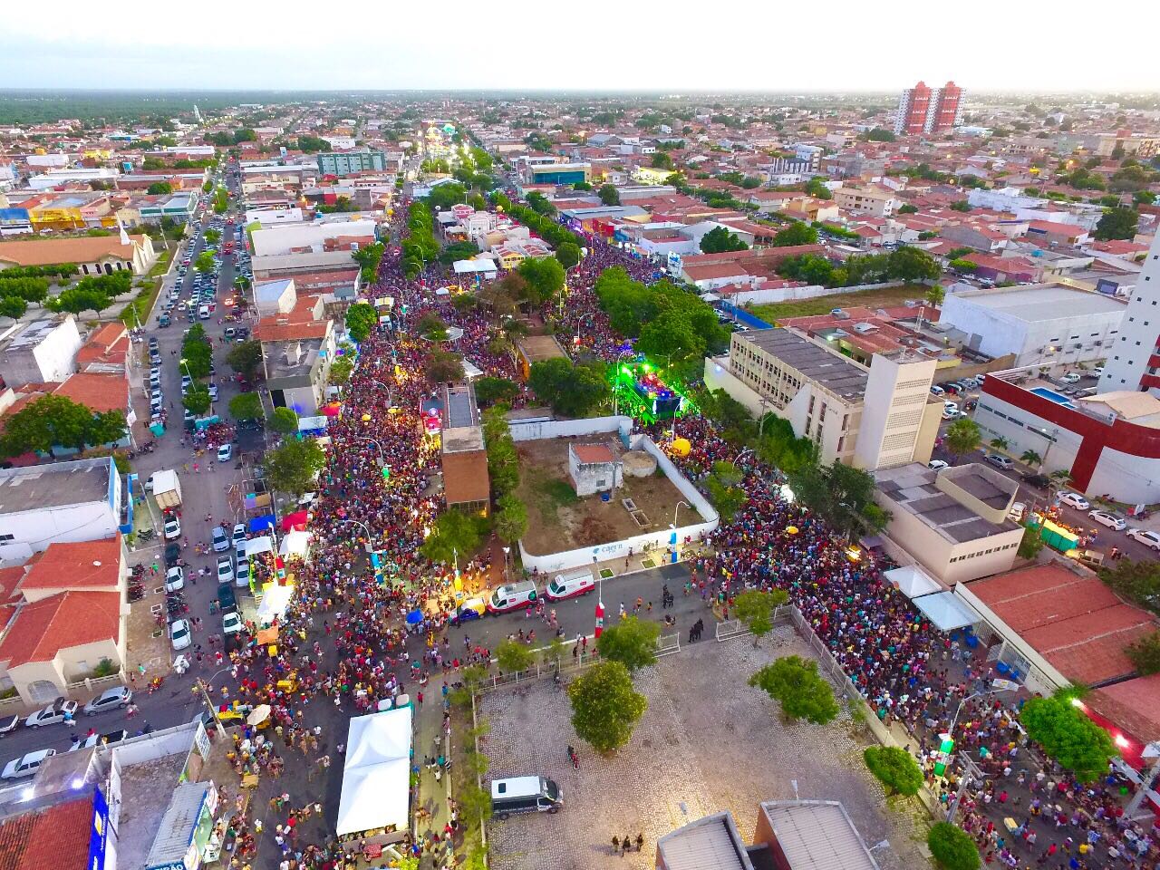 Prefeitura se reúne com comerciantes dos polos Pingo da Mei Dia e Boca da Noite