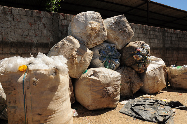 Catadores estimam recolhimento de oito toneladas de lixo para reciclagem no Mossoró Cidade Junina