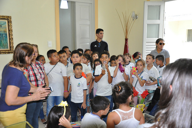 Alunos da Escola Municipal Professor Francisco Morais Filho visitam o Palácio da Resistência