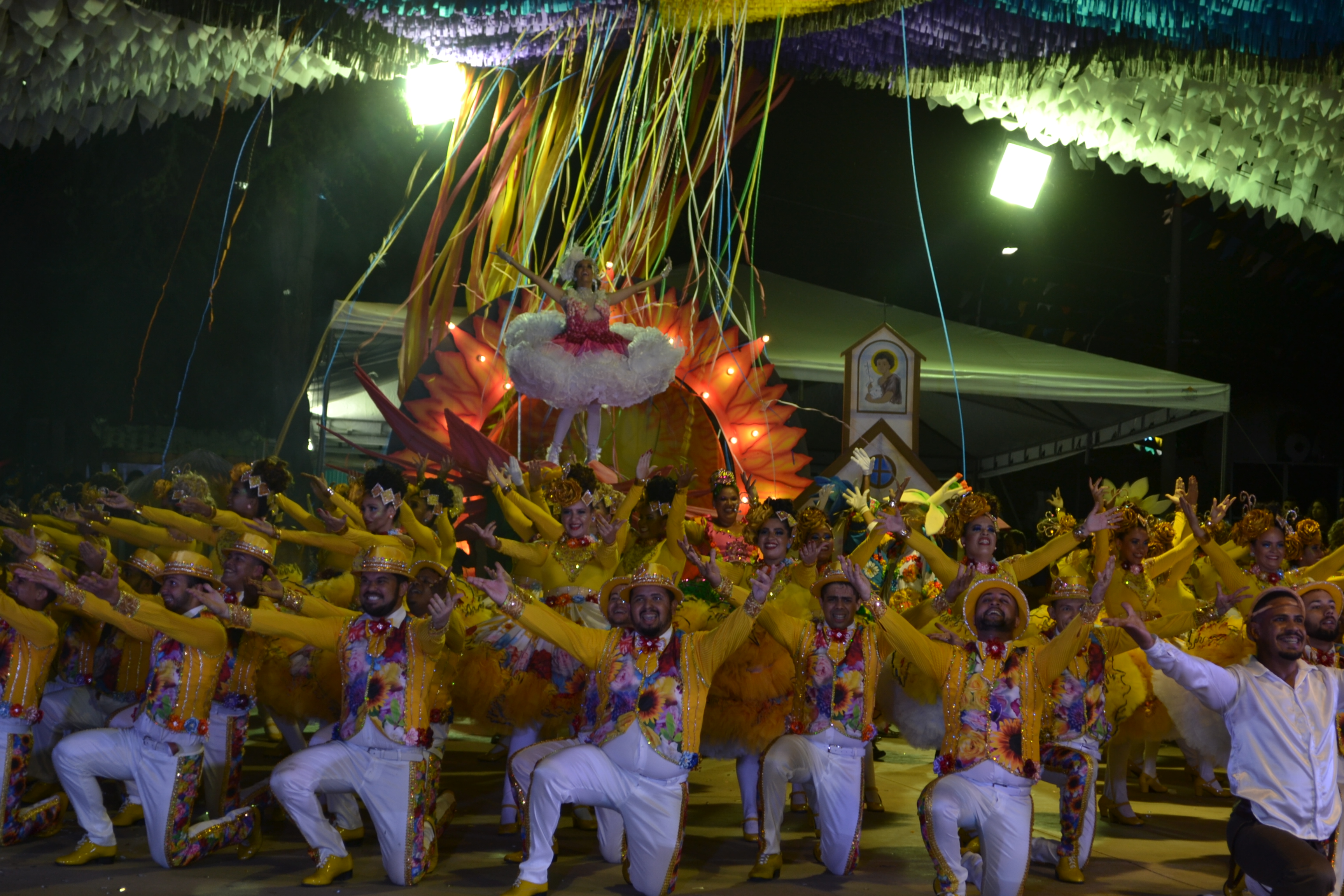 Juninas promovem festival de diversidade cultural na Arena Deodete Dias