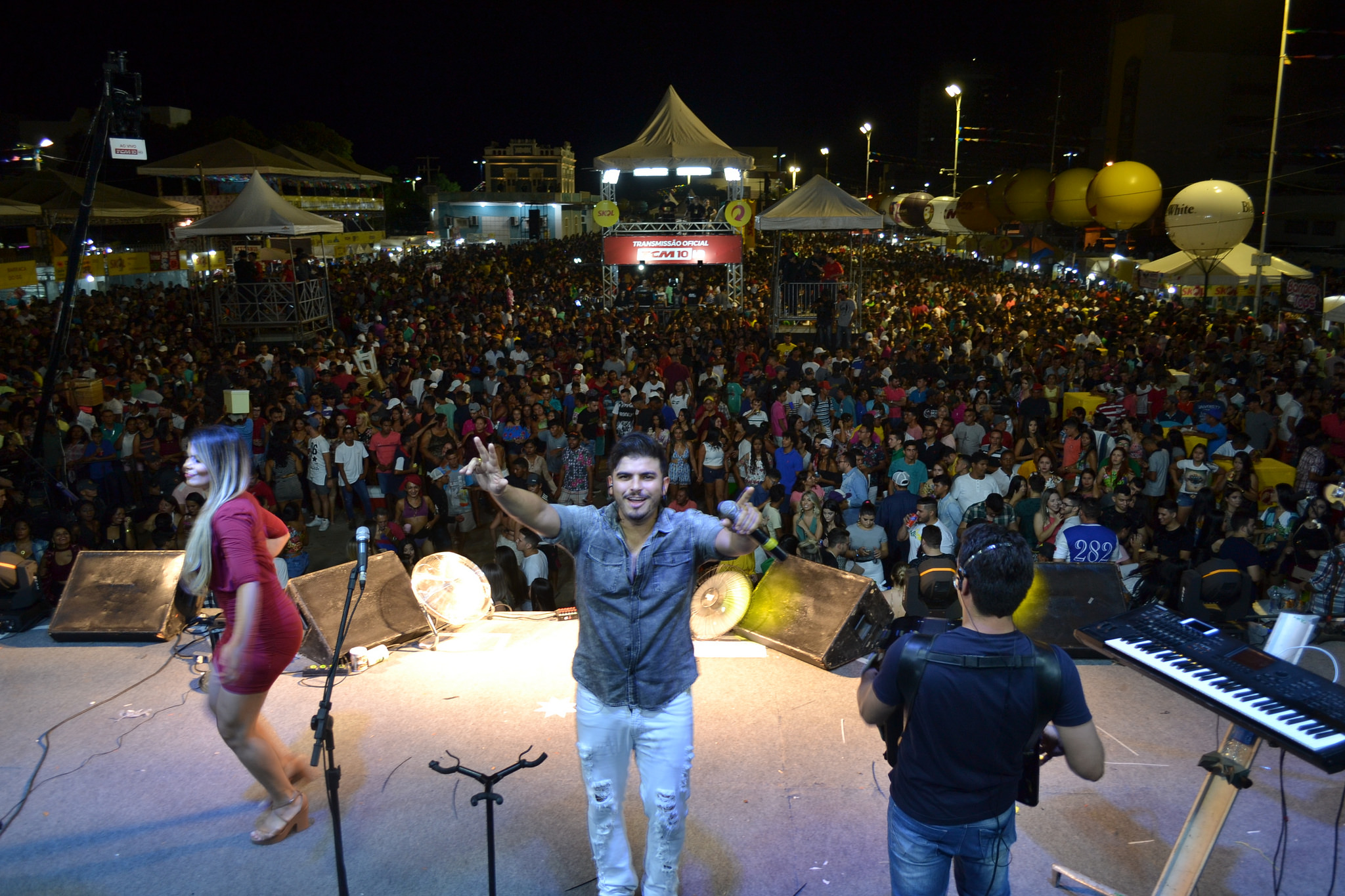 Aline e Dayvid abrem noite de shows na Estação das Artes