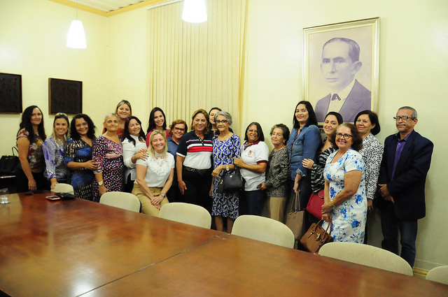 Prefeita empossa membros do Conselho Municipal do Idoso