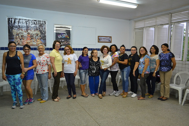 Aulas de canto lírico encantam público da terceira idade