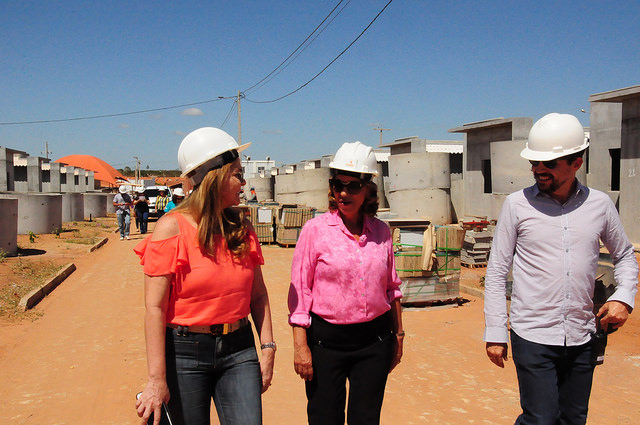 Prefeita acompanha obras do Village do Oeste