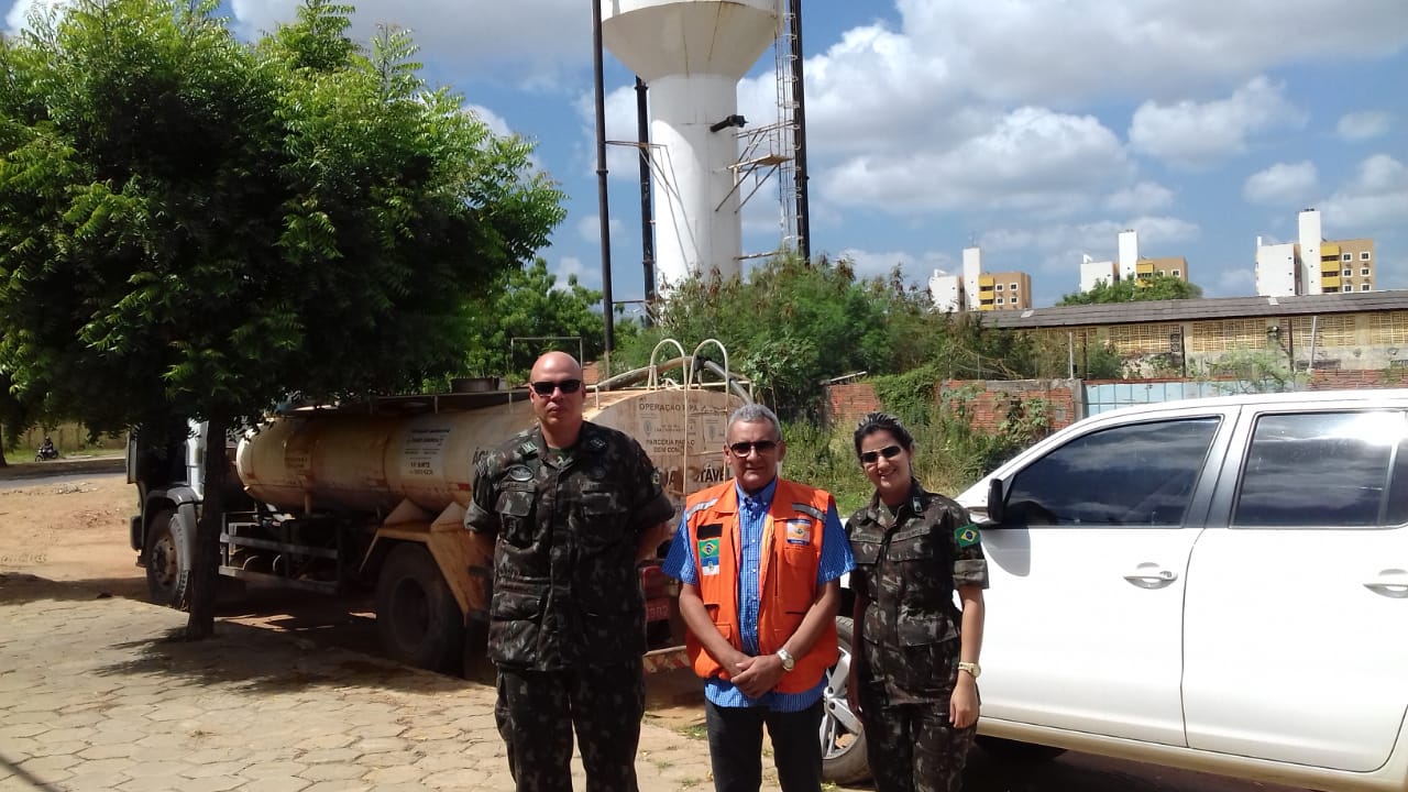 Município e Exército garantem abastecimento de água na zona rural