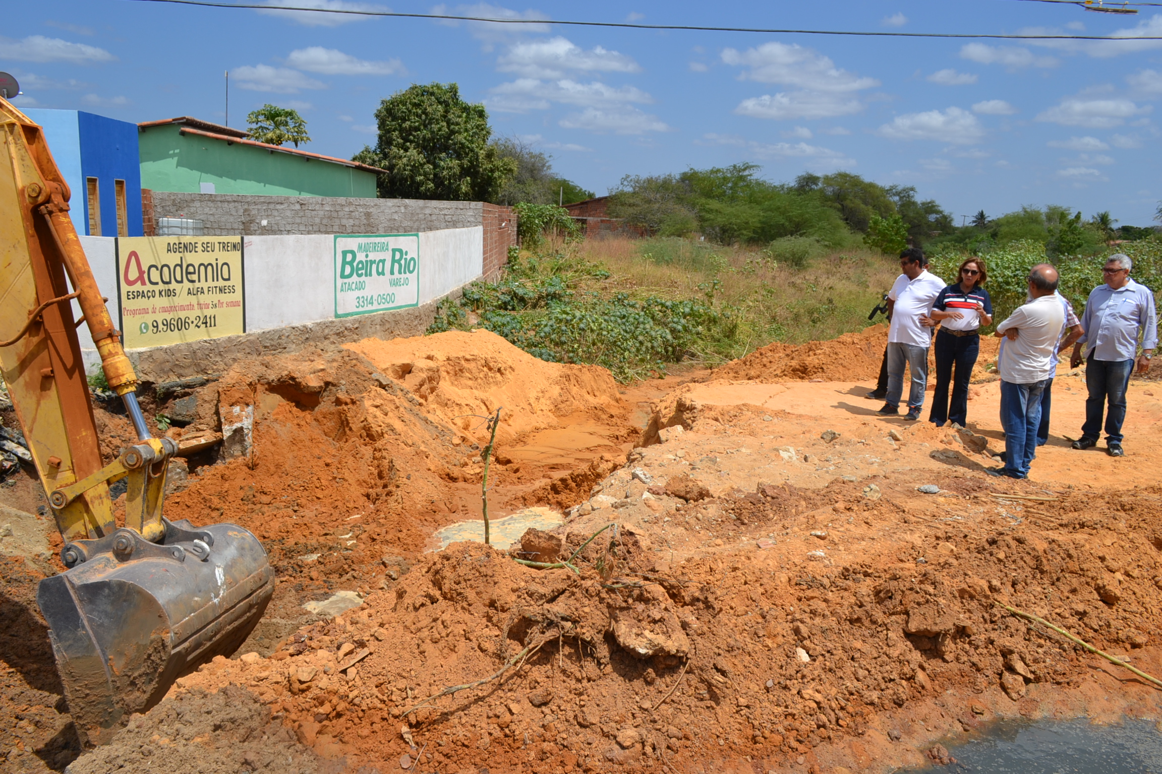 Prefeitura executa obra de drenagem no Bom Jesus