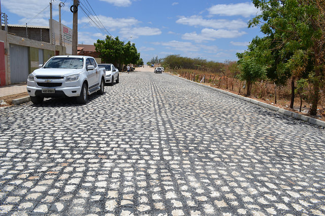 Via de acesso ao Sumaré recebe serviços de drenagem e pavimentação