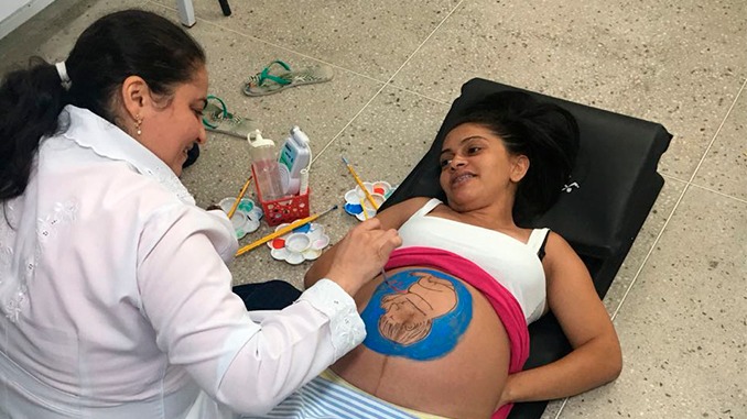 Unidade de Saúde realiza “ultrassom natural” durante pré-natal coletivo