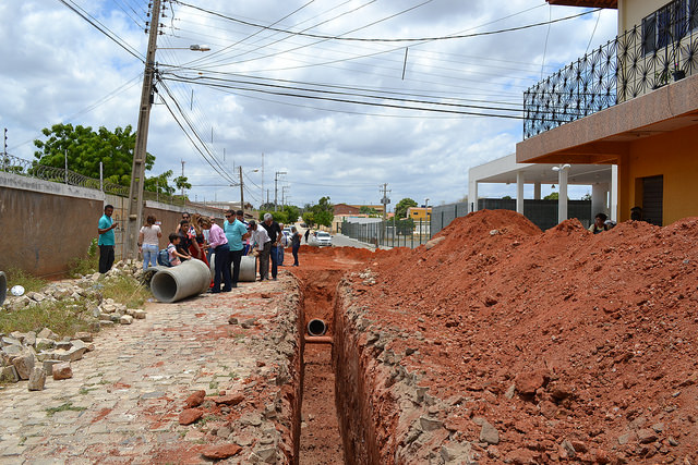 Serviços de drenagem na zona leste