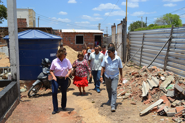 Prefeita inspeciona obras da Creche ProInfância do Planalto 13 de maio