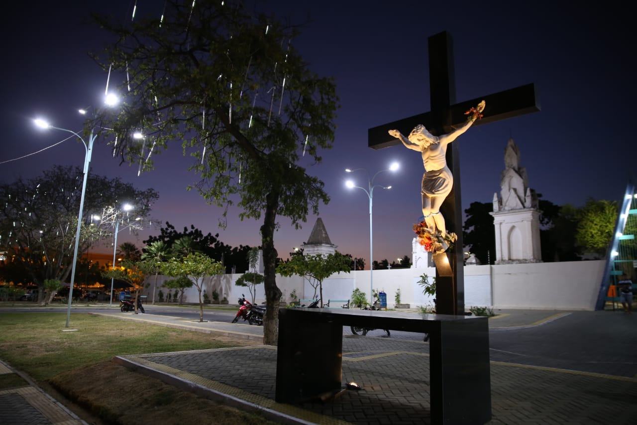 Mossoró Terra de Luz inicia montagem de primeiras lâmpadas da decoração natalina