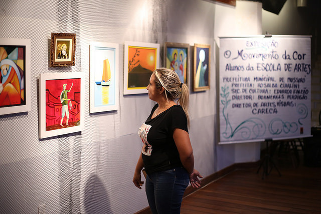 Salão Joseph Boulier recebe exposição de alunos da Escola de Artes