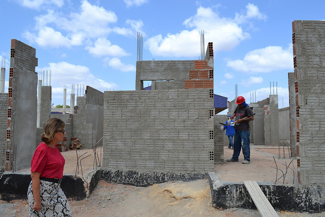 Prefeita visita obras da Creche Proinfância da Estrada da Raiz