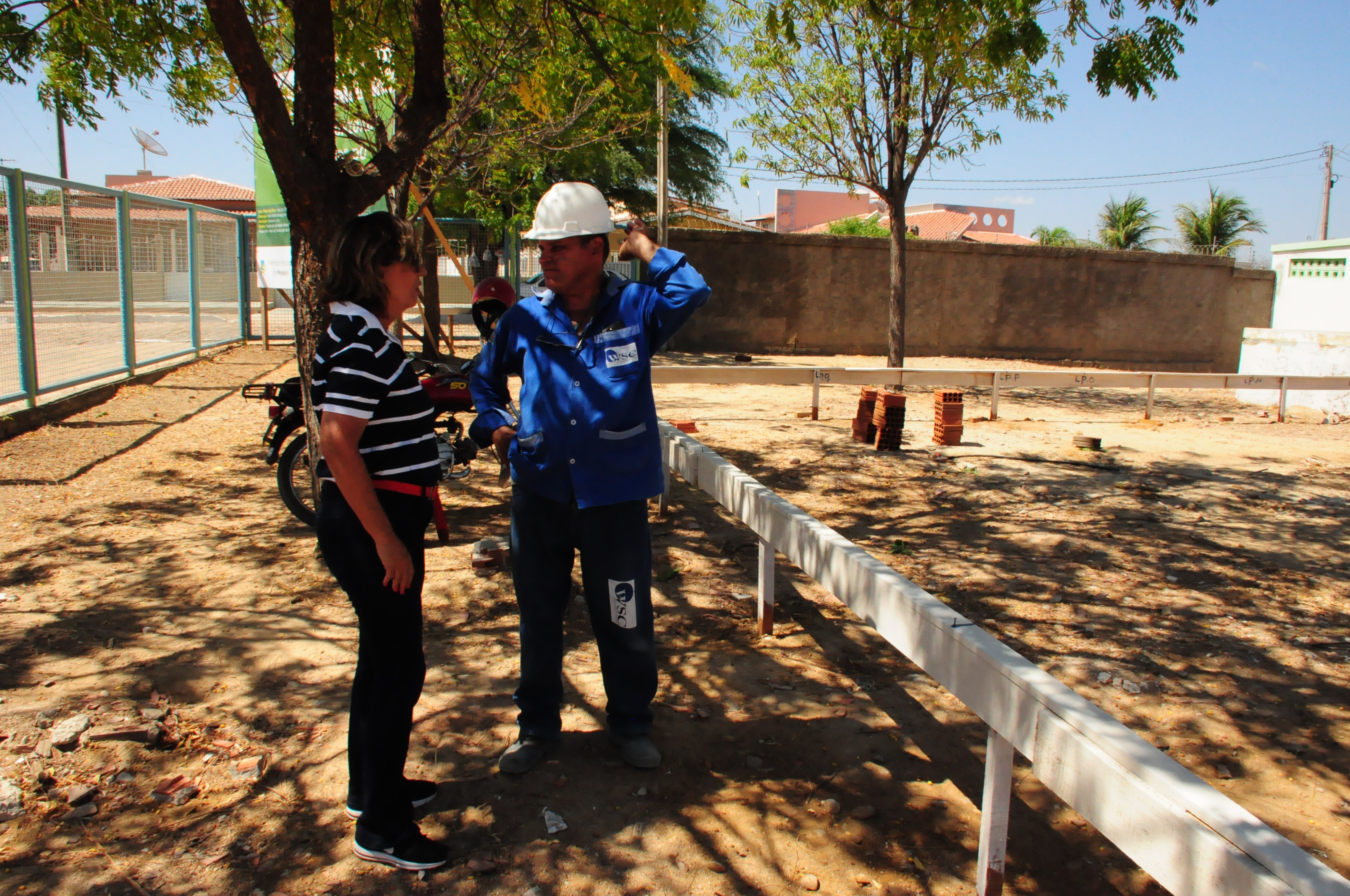 Prefeita Rosalba fiscaliza obras de construção da UBS do bairro Bom Jesus