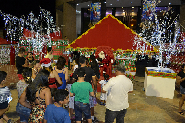 Papai Noel permanece na Praça do Teatro até domingo, 23