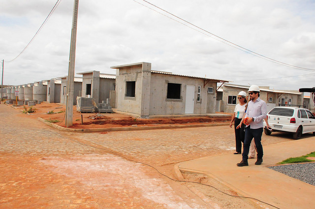 Prefeita visita obras do Condomínio Village do Oeste