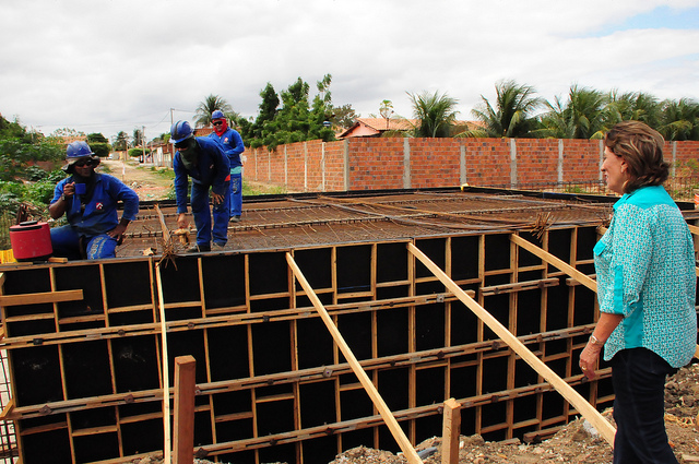 Prefeita acompanha obras do Canal do Santa Helena