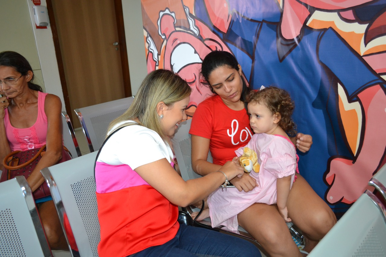 Vice-prefeita acompanha primeiro dia de cirurgias da Operação Sorriso