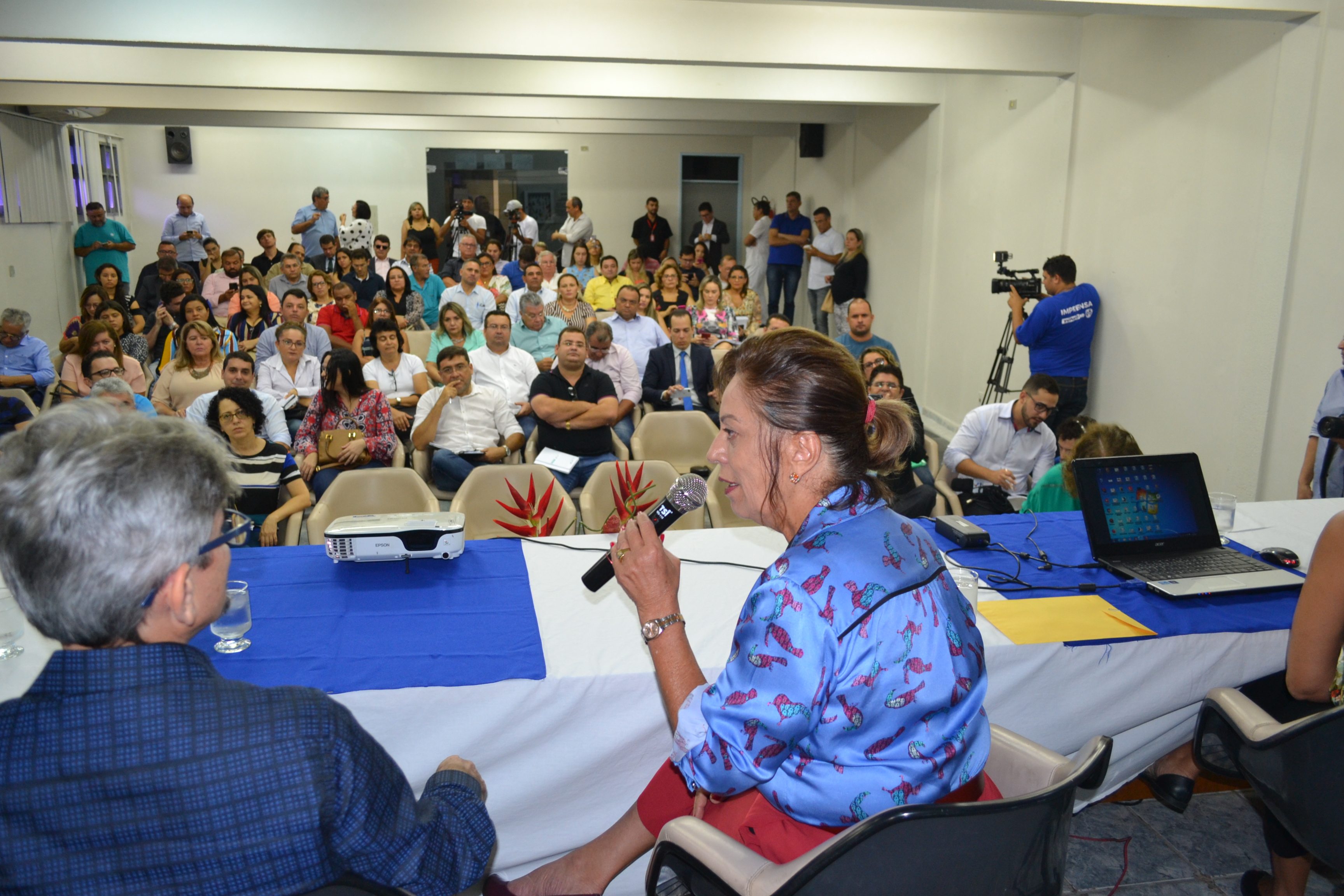 Prefeita Rosalba participa de reunião sobre regionalização e consórcio de Saúde