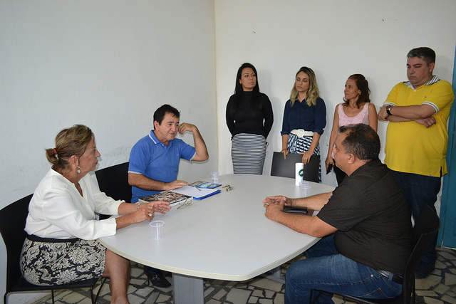 Prefeita Rosalba visita escritório da Emater e discute parcerias na área de agricultura