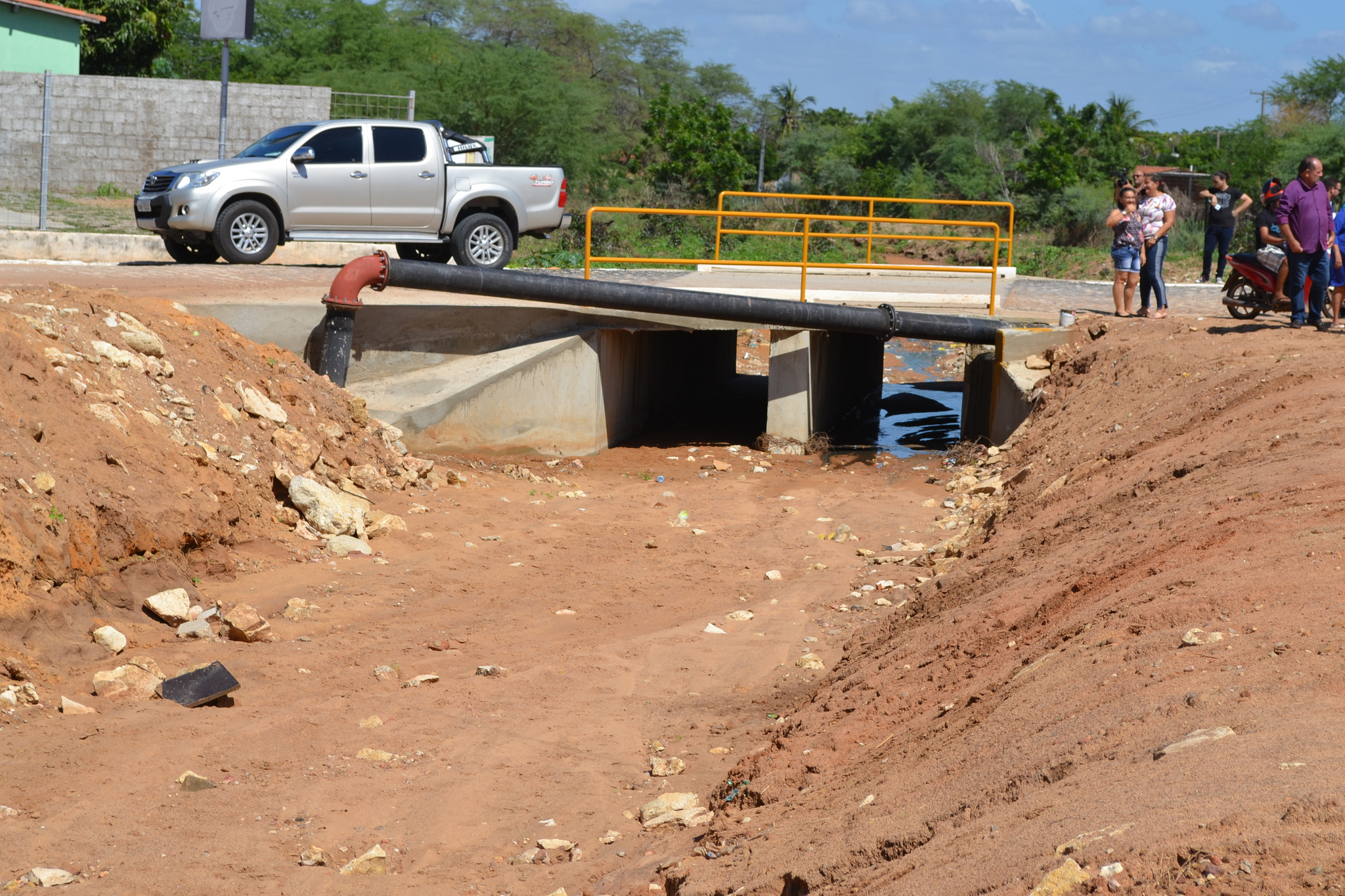 Obra de pontilhão no bairro Bom Jesus é concluída