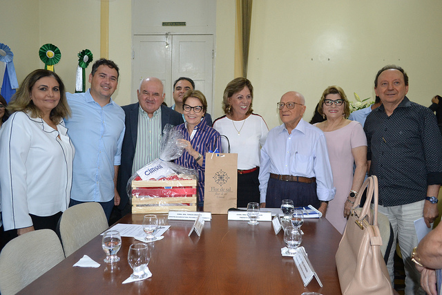 Prefeita entrega à ministra Tereza Cristina pauta de reivindicações do setor salineiro