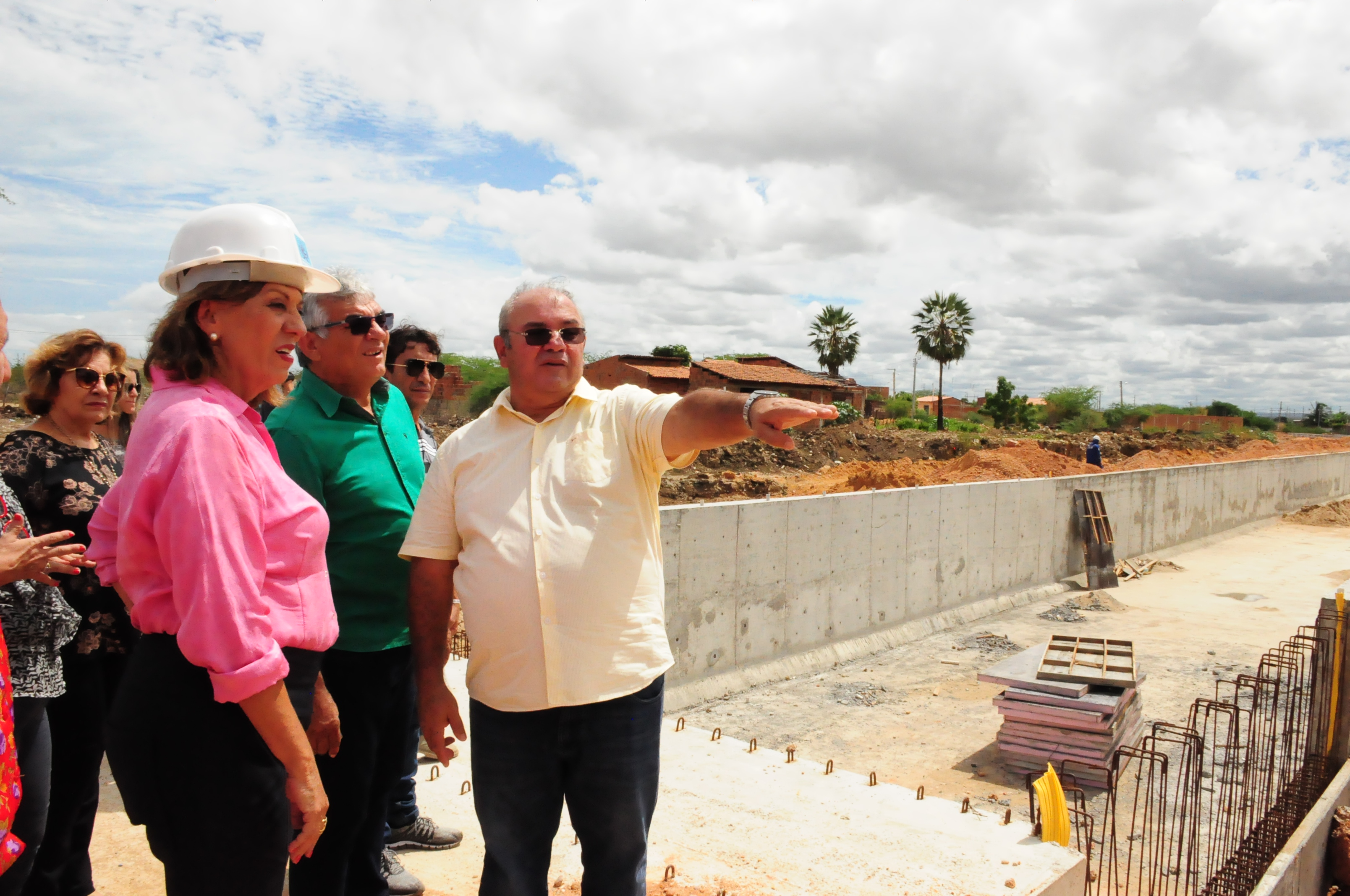 Obra do Canal de drenagem do Santa Helena entra em mais uma etapa do serviço