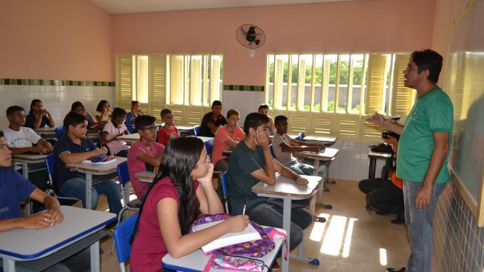 Prefeitura de Mossoró anuncia início do pagamento do 14º salário da Educação