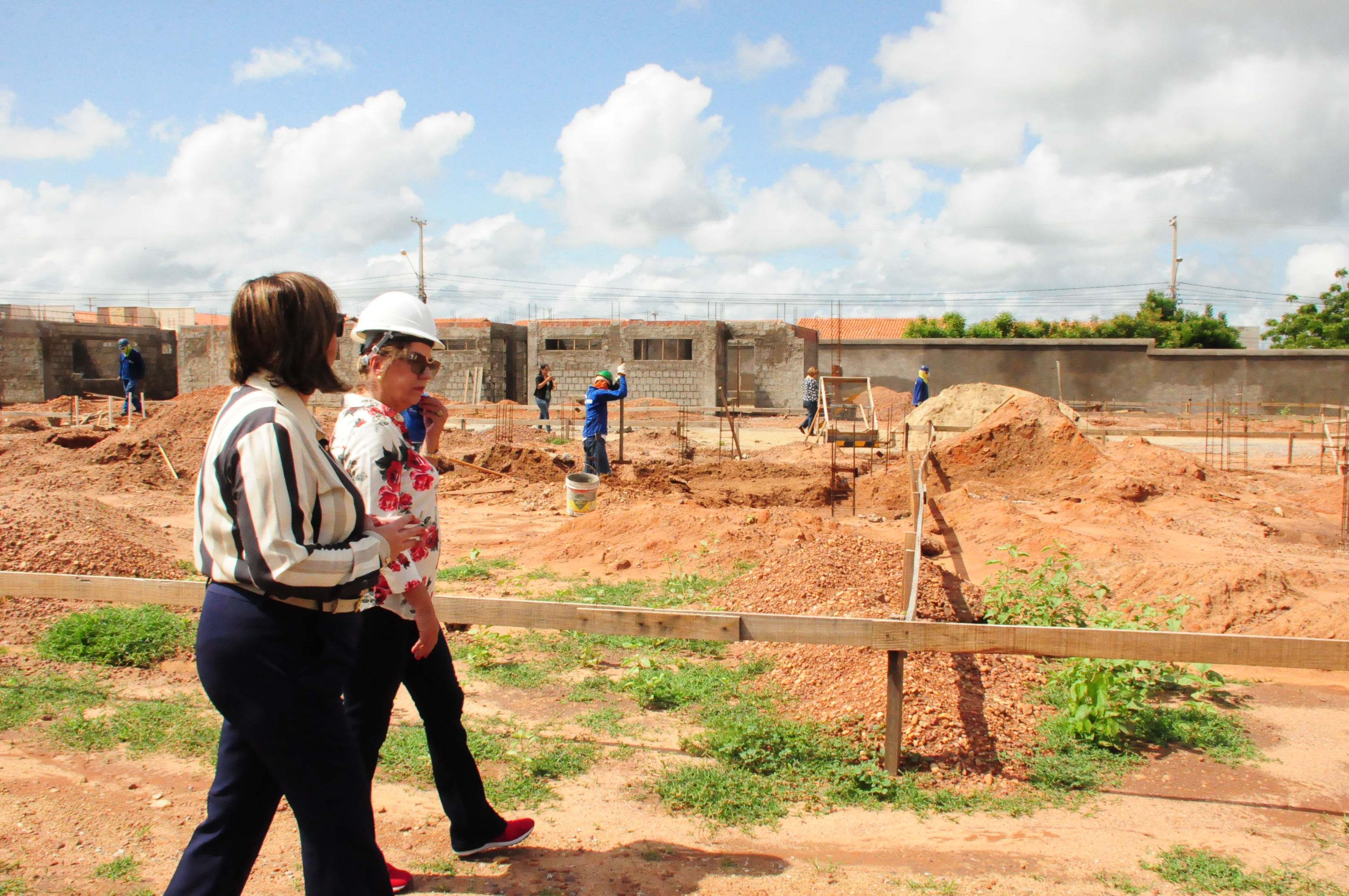 Prefeita acompanha obras da Unidade Proinfância do bairro Sumaré