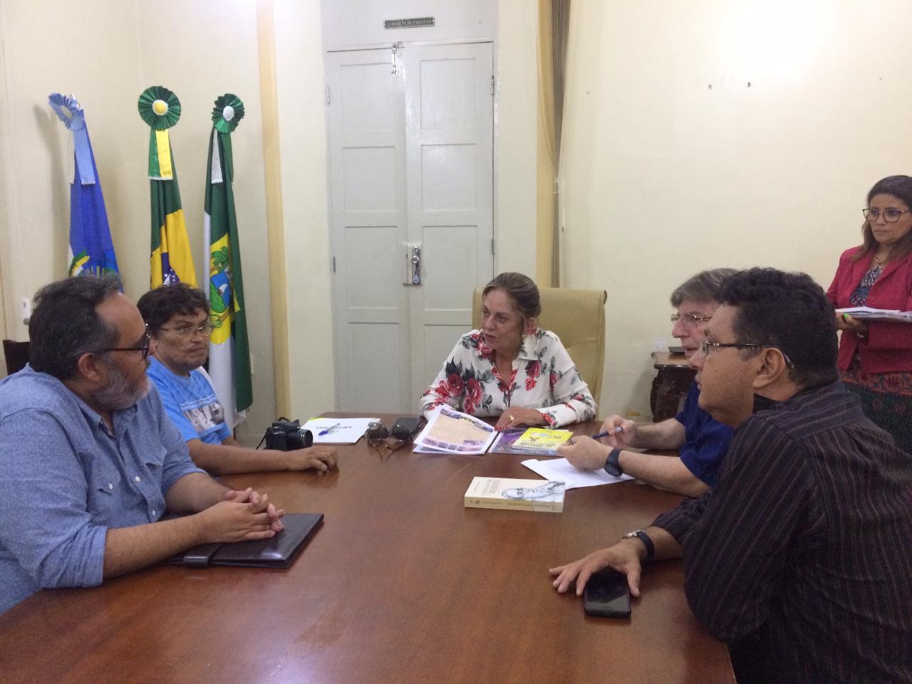 Prefeita recebe presidente da Fundação Vint-un Rosado