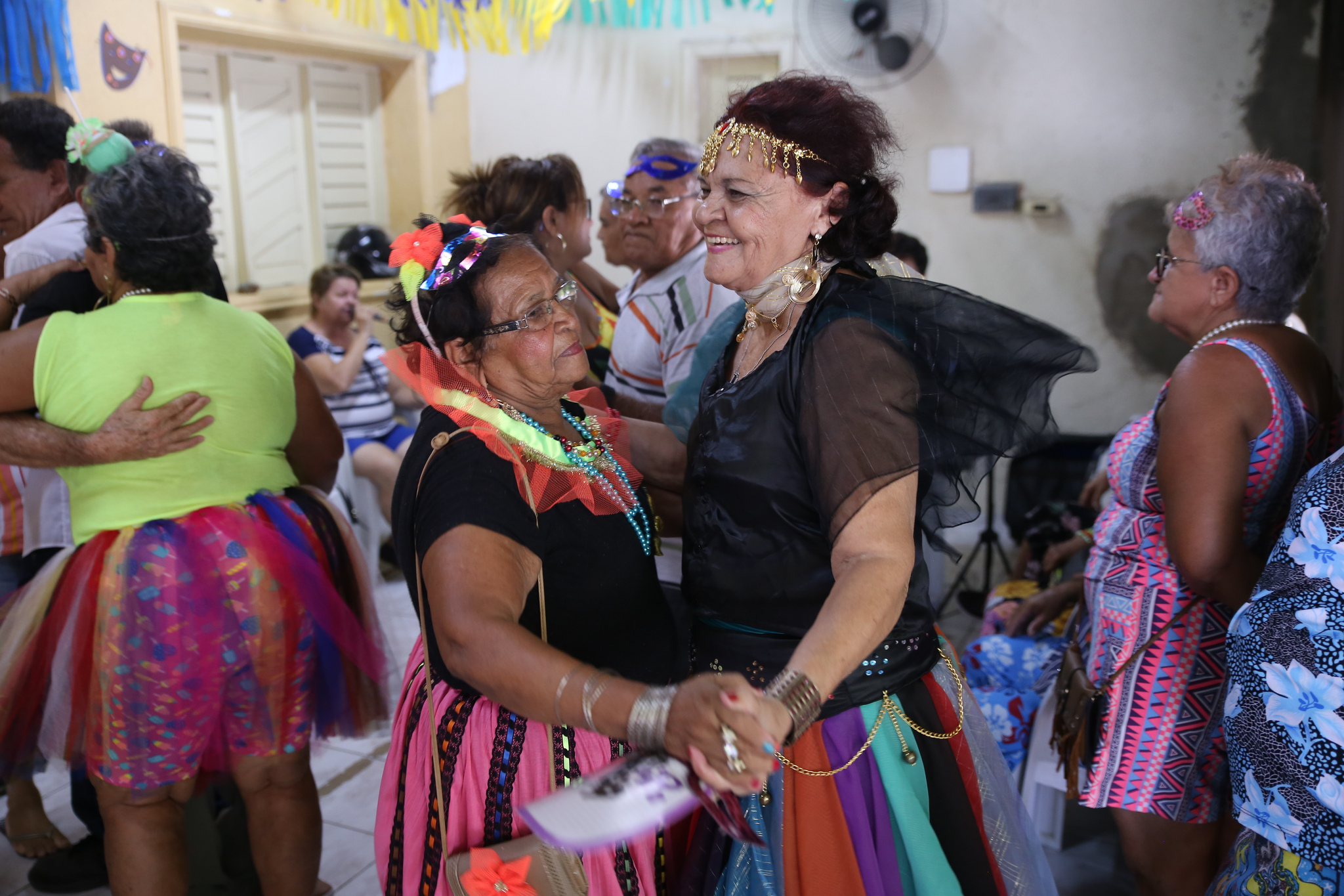 Centro Geriátrico realiza Carnaval da Alegria